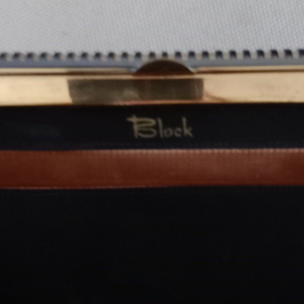 Classic Black Shoulder Bag with Glossy Material and Structured Shape - Picture 8 of 8